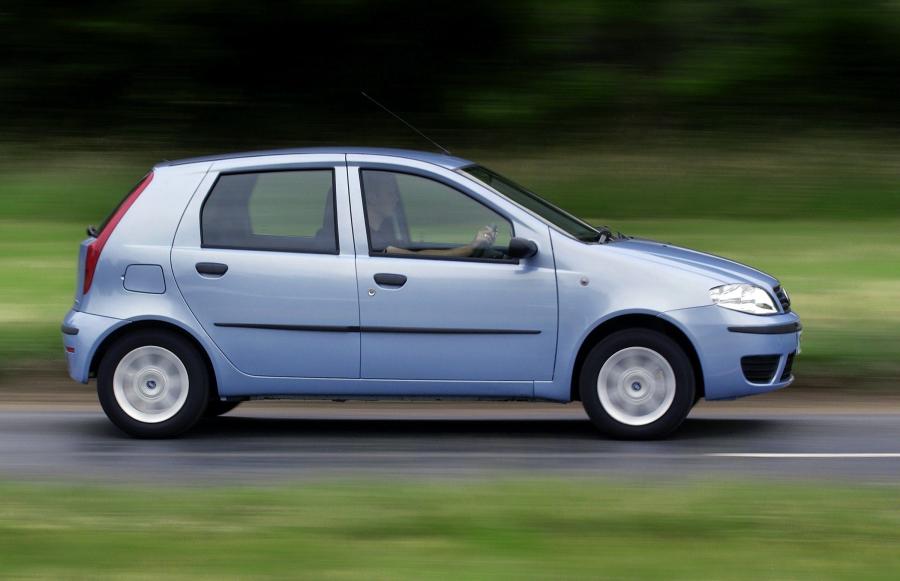  Fiat Punto 2003 года  (фото 33 из 67)